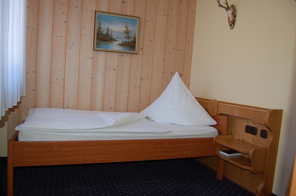 Brucker Gastehaus Hotel Fuerstenfeldbruck Luaran gambar