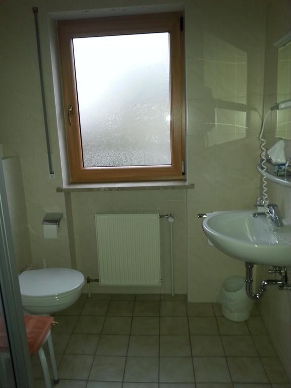 Brucker Gastehaus Hotel Fuerstenfeldbruck Bilik gambar